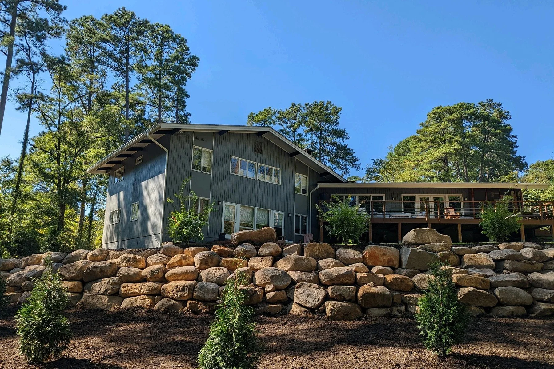 Boulder retaining wall